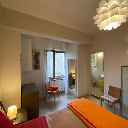 Luminoso Monolocale A 2 Passi Dalla Metro A Apartment Rome